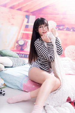 玩小处雌女HD另类